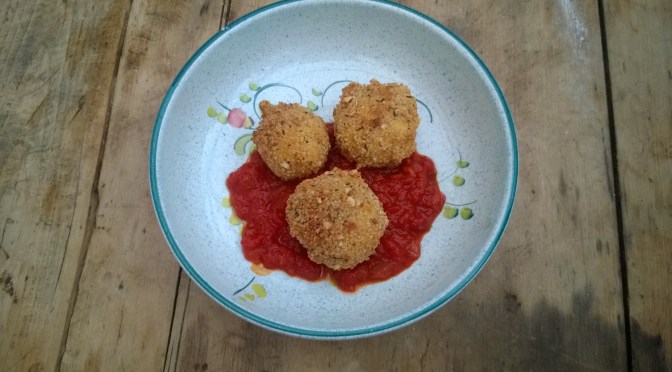 Lazy Vegan Recipe: Crispy Almond Polenta Balls